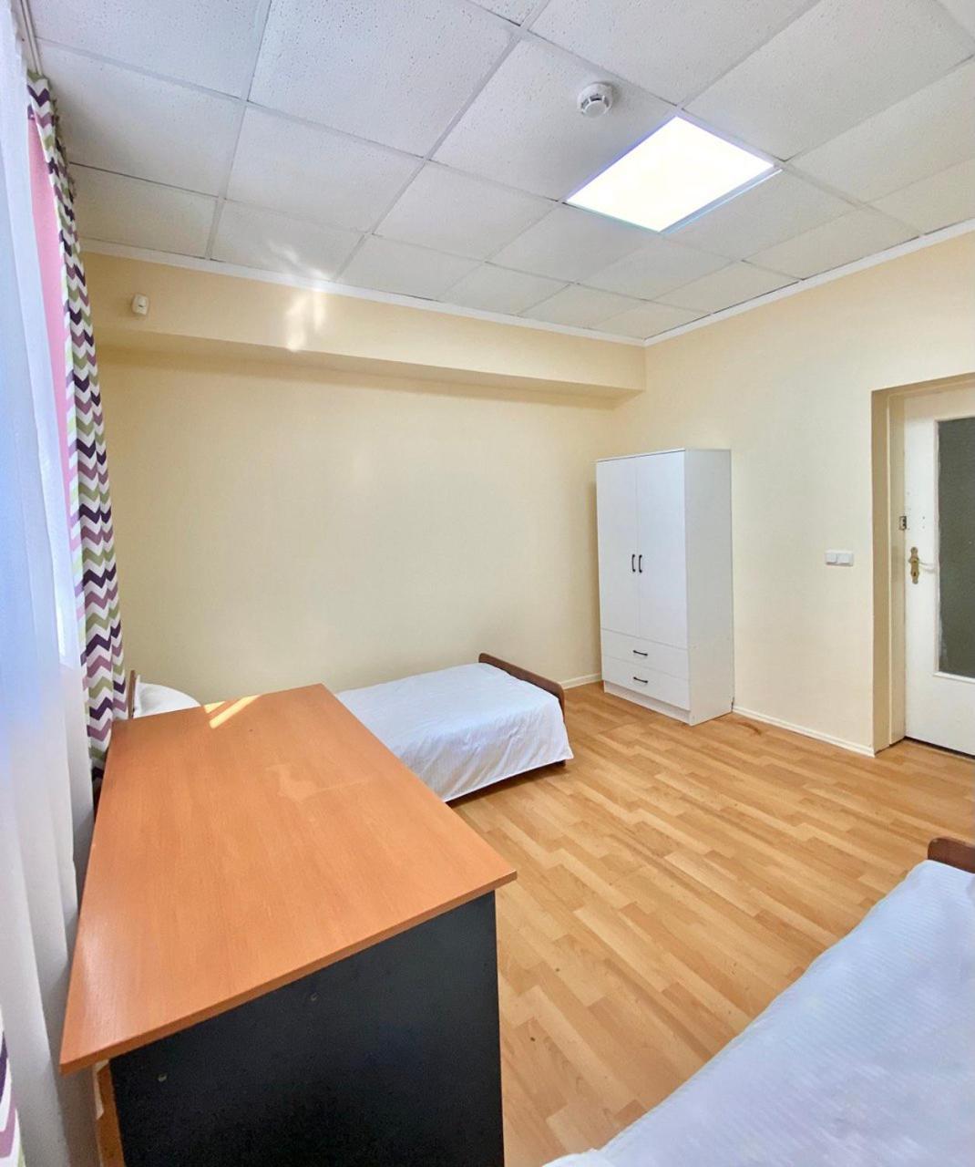 Alma-Ata Hostel Buitenkant foto