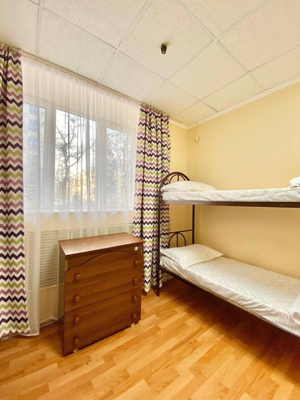 Alma-Ata Hostel Buitenkant foto