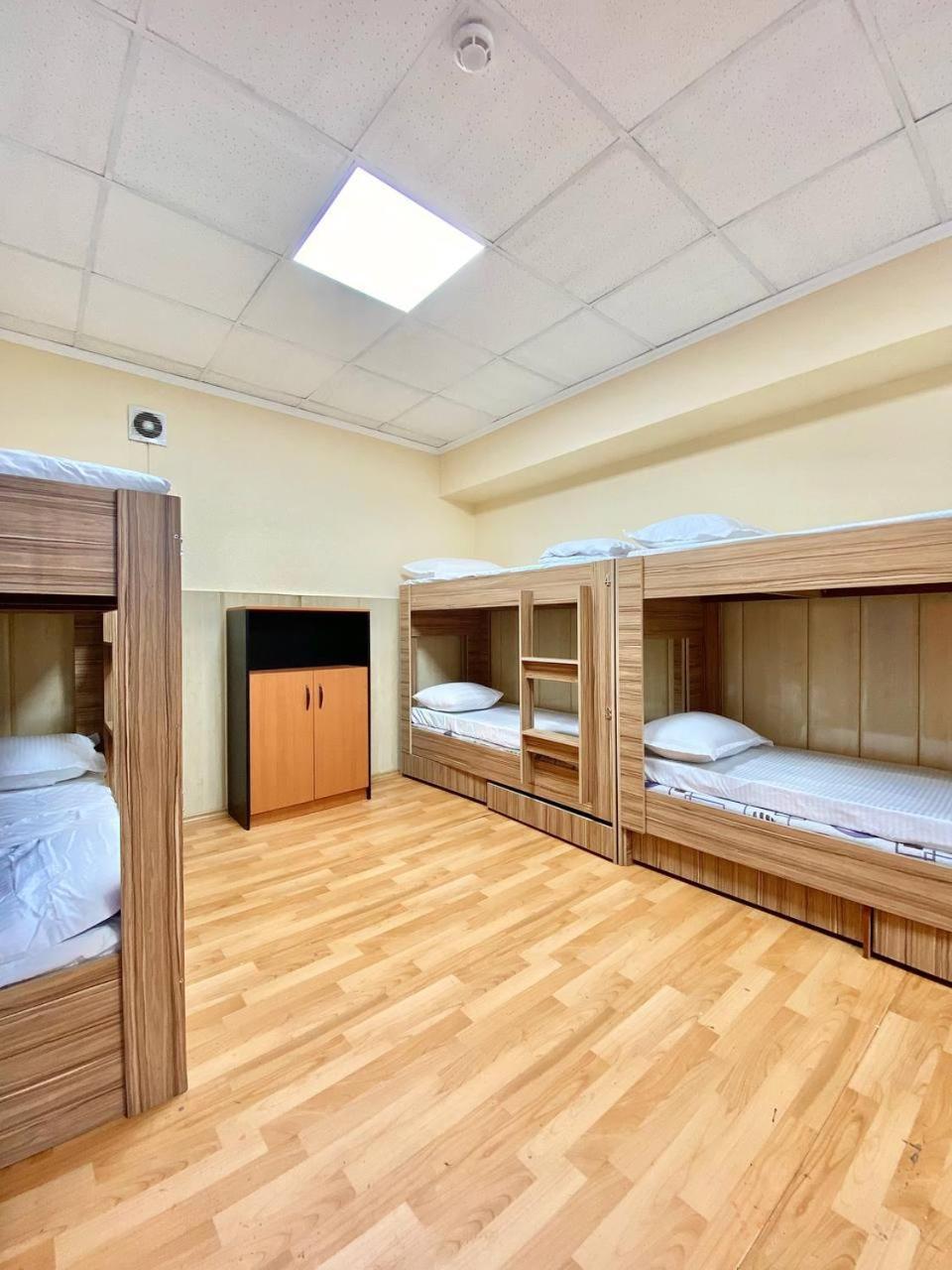 Alma-Ata Hostel Buitenkant foto