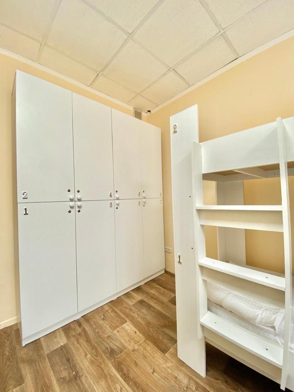 Alma-Ata Hostel Buitenkant foto