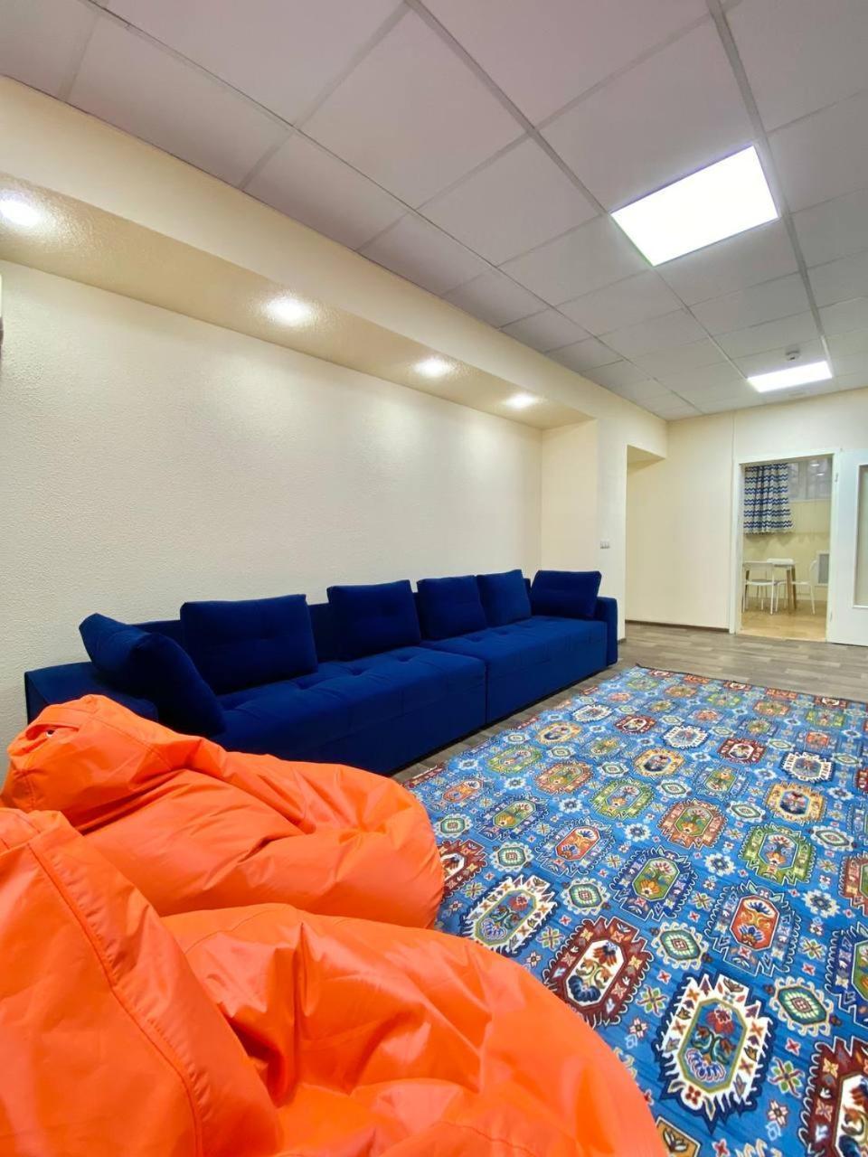 Alma-Ata Hostel Buitenkant foto